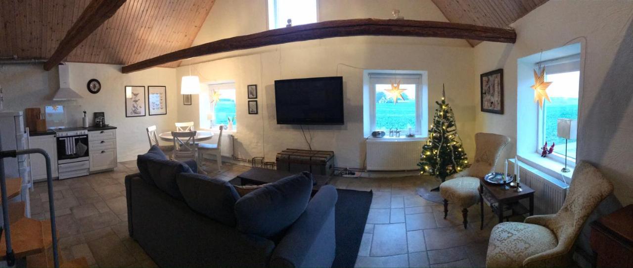 Glamping Och Gardslaegenhet Mellan Himmel Och Hav Skivarp Exterior foto